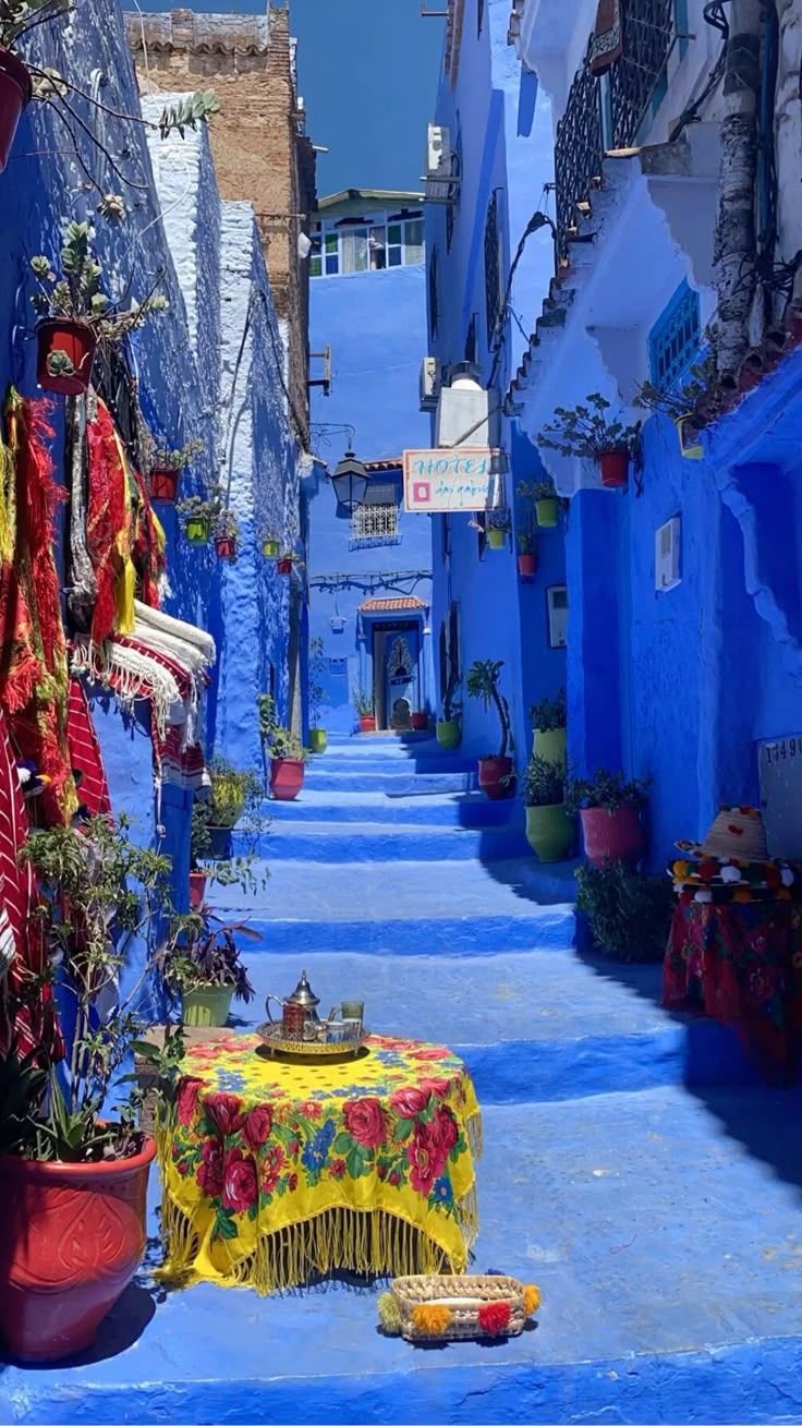 5 Days Marrakech to Chefchaouen via Desert Tour